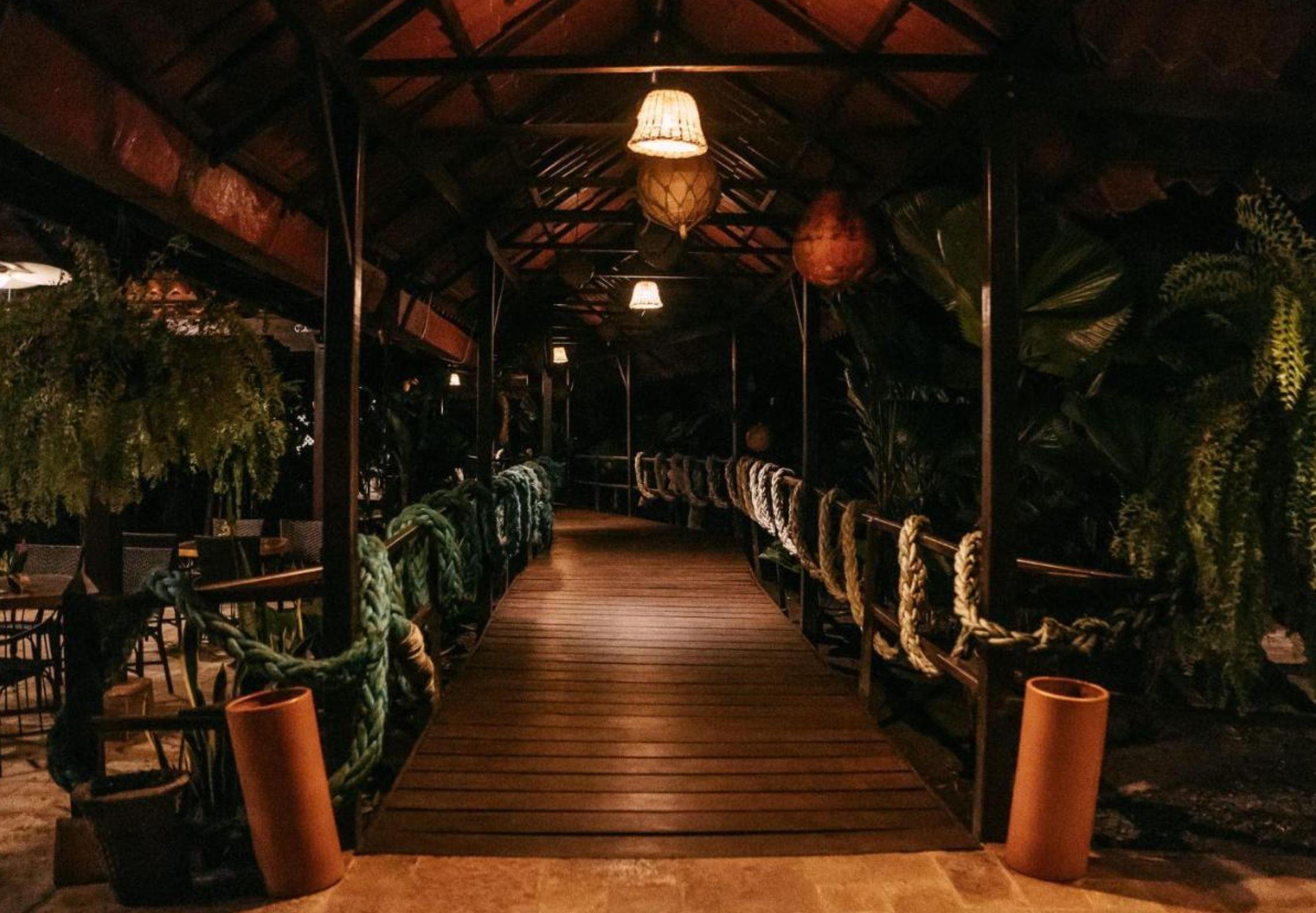 Mawamba Lodge outdoor corridor