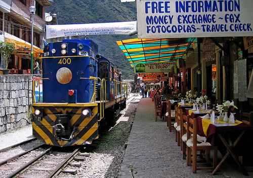 110228 aguas calientes 秘鲁马丘比丘低