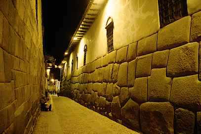 Cuzco Very nice masonry picture
