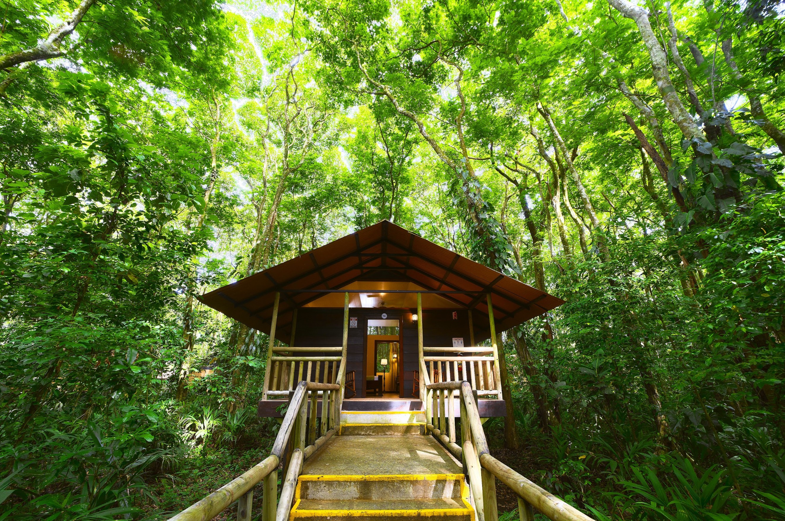Everygreen Lodge Cabanja von aussen