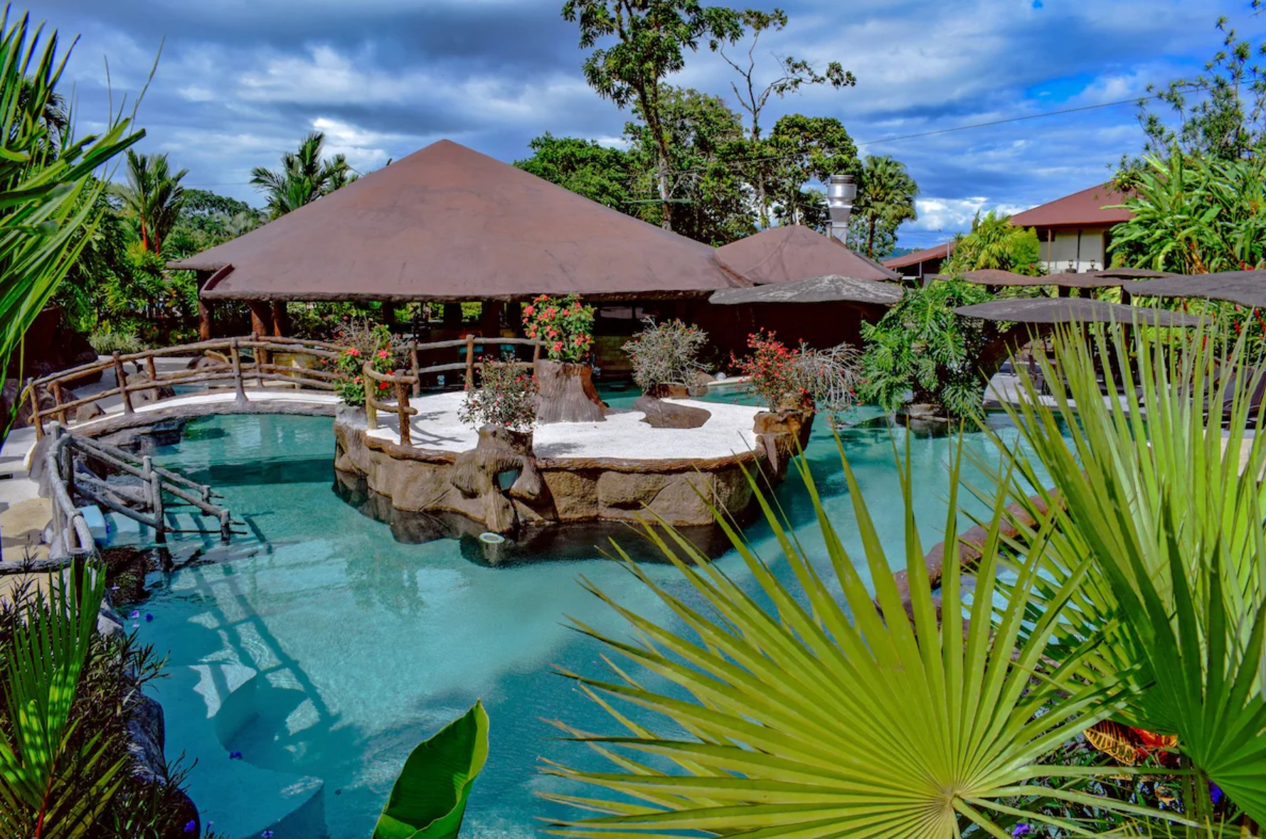 Hotel Los Lagos SPA und Resort El Arenal tolle poolaufnahme 2