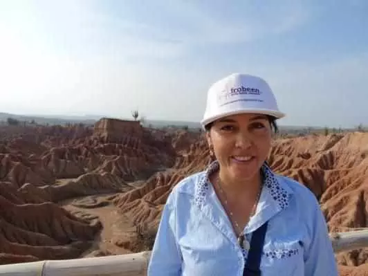 Guía Frobeen en el desierto de Tatacoca bajo