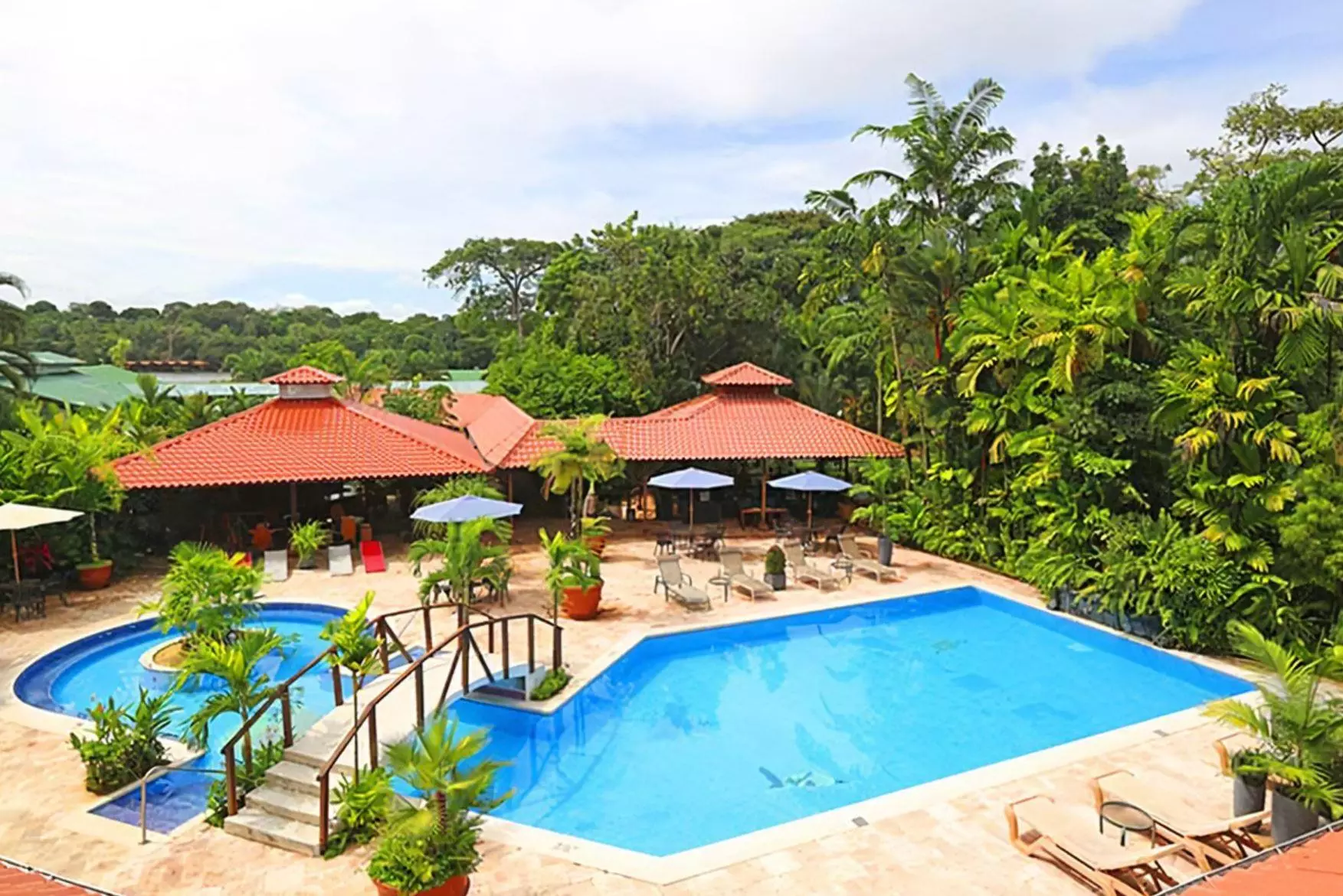 Piscina del Mawamba Lodge