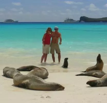 RTEmagicC 100505 Beautiful Galapagos picture from customer Eichhorn Gardener Bay.jpg