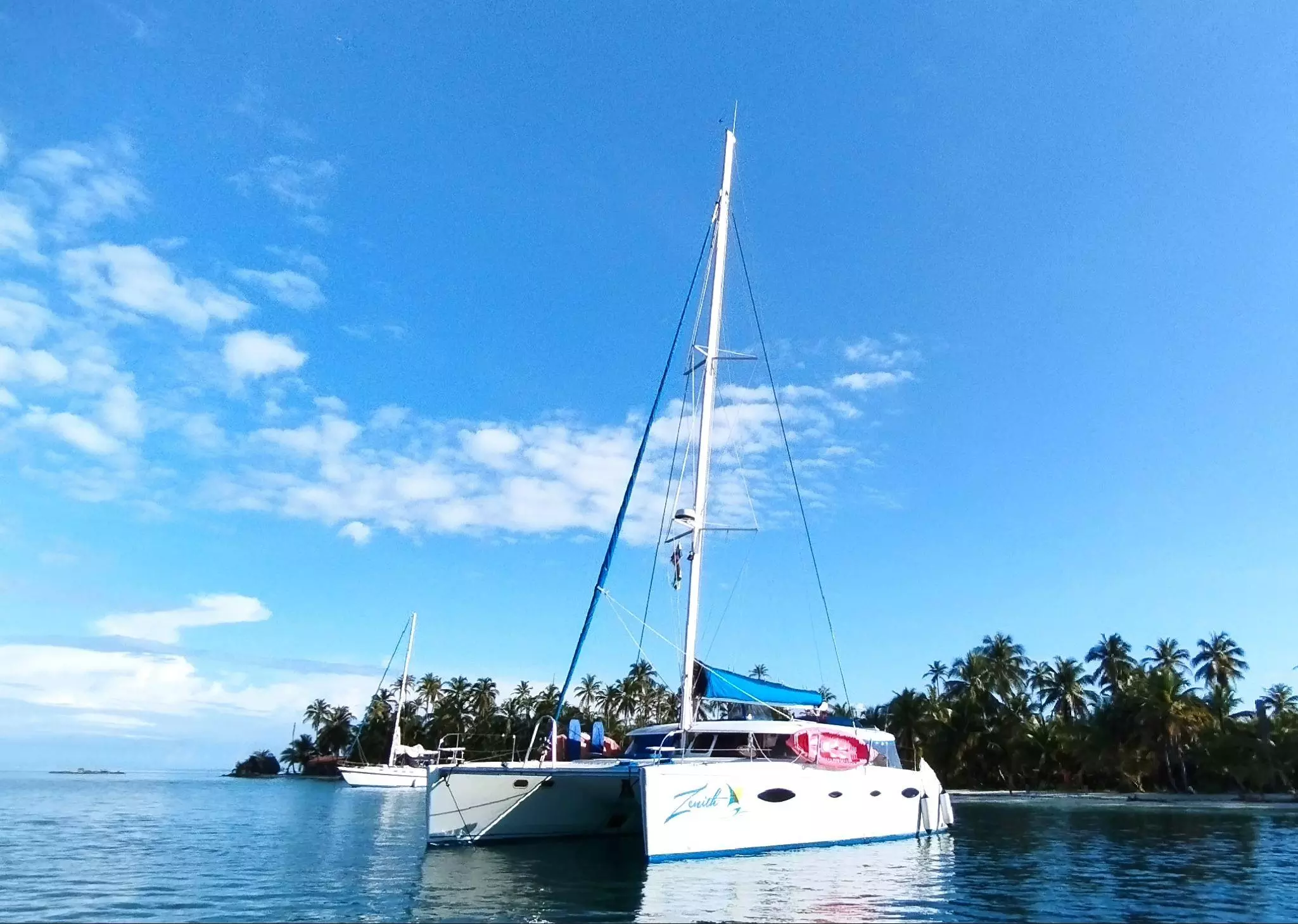 catamarano Zenith